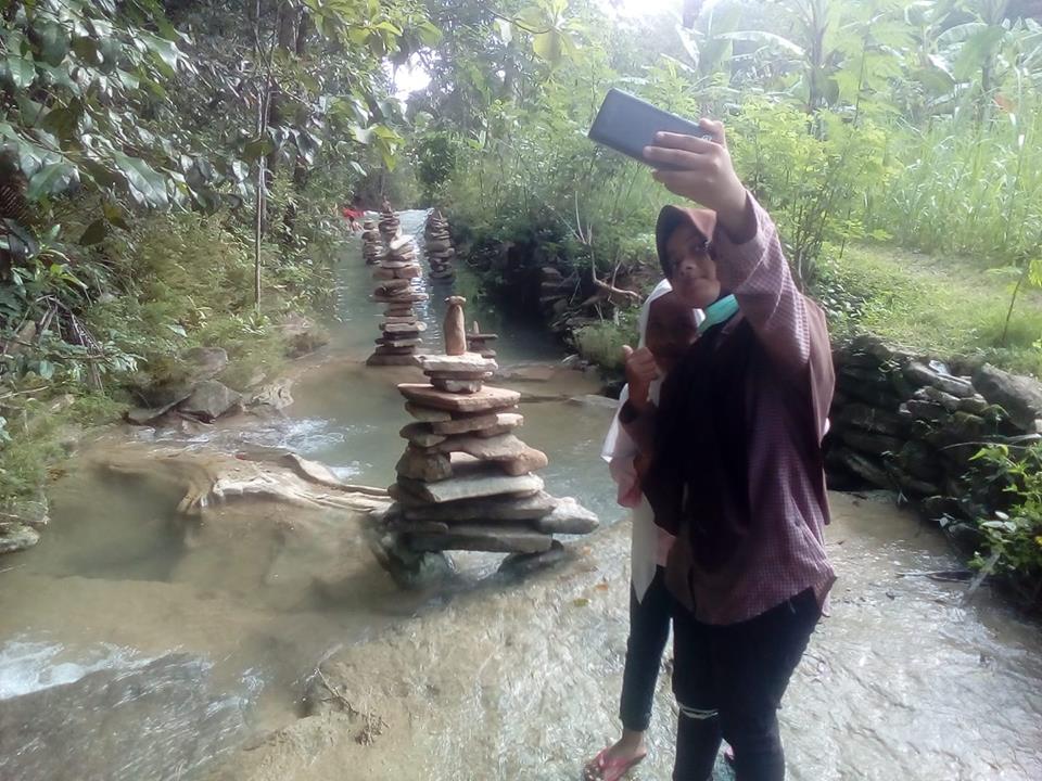 Batu Bersusun di Sungai Brongkol Sedayu Bantul