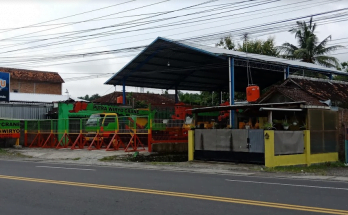 Salah satu pemandangan kabel udara di Jl Wates km 9.5 (dekat Pertamnina Rewulu)
