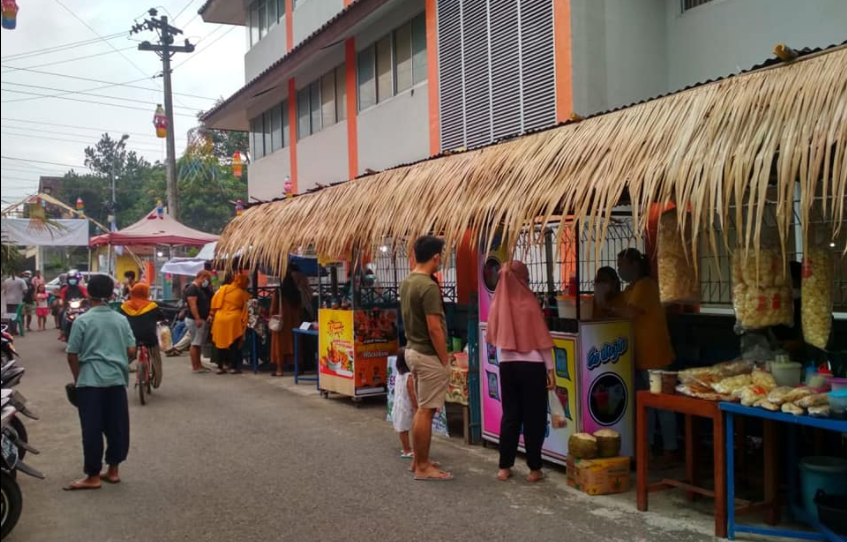 Foto Suasana Pasar Sore Ramadan di utara kampus mercu Buana Yogyakarta (Dian Perdana Putra via FB WSO)