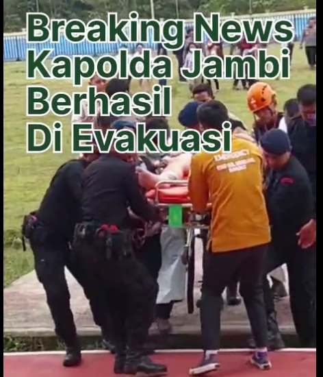 Empat orang korban jatuhnya helikopter yang membawa rombongan Kapolda Jambi, Irjen Pol Rusdi Hartono, berhasil dievakuasi dari hutan Bukit Tamiai, Kecamatan Batang Merangin, Kabupaten Kerinci, Selasa (21/2/2023) siang.