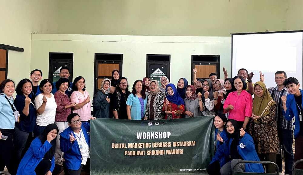 Mahasiswa Ilmu Komunikasi UMBY Gelar Program Pemberdayaan Masyarakat dengan Workshop Digital Marketing