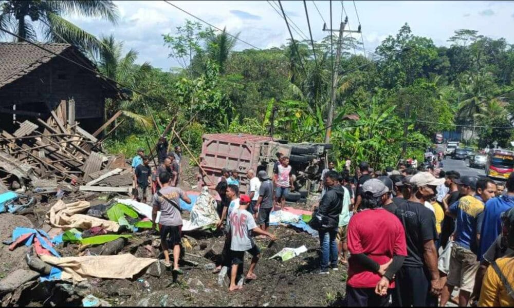 Laka Maut di Kalijambe, 11 Korban Tewas Rombongan Takziah Asal Magelang (Foto Ahmad Najikh)