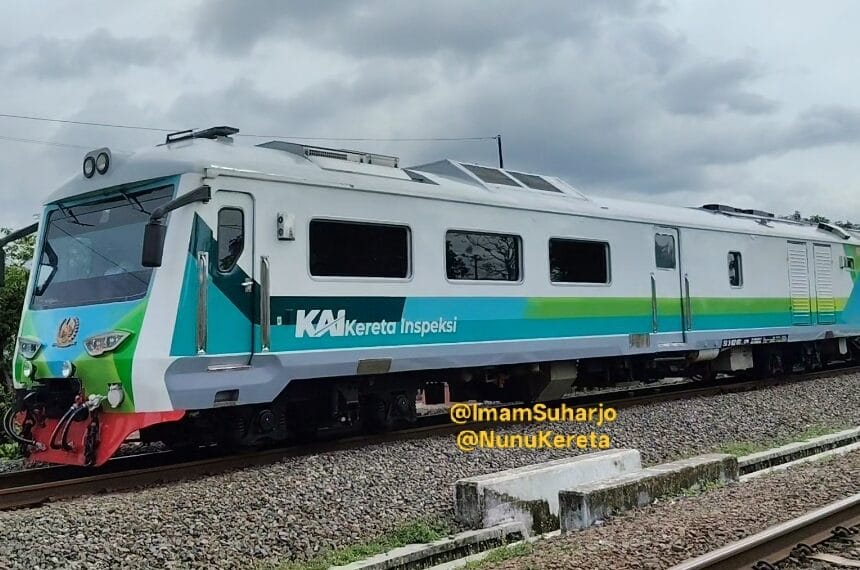 KLB KP/10033 Kirim Rangkaian KAIS 3 Melintas di JPL739