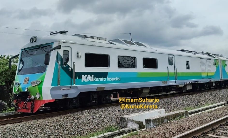 KLB KP/10033 Kirim Rangkaian KAIS 3 Melintas di JPL739